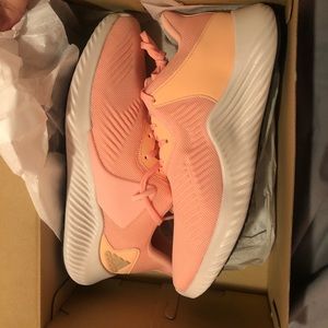 Adidas women Alphabounce rc 2 never worn!